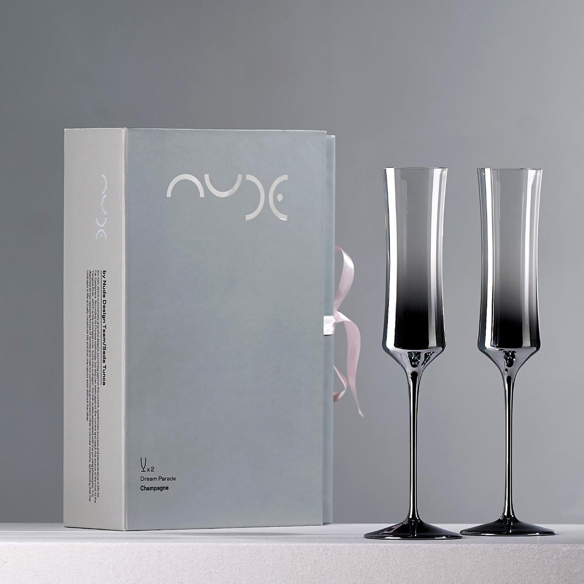 Dream Parade Set of 2 Elegant Champagne Glasses