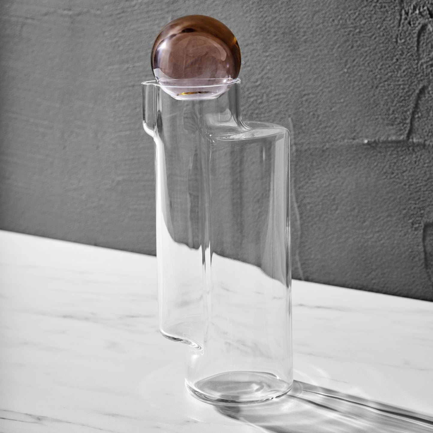 https://cdn.shopify.com/s/files/1/0265/0083/files/nude-glass-juno-carafe-view-add02.jpg?v=1725606143