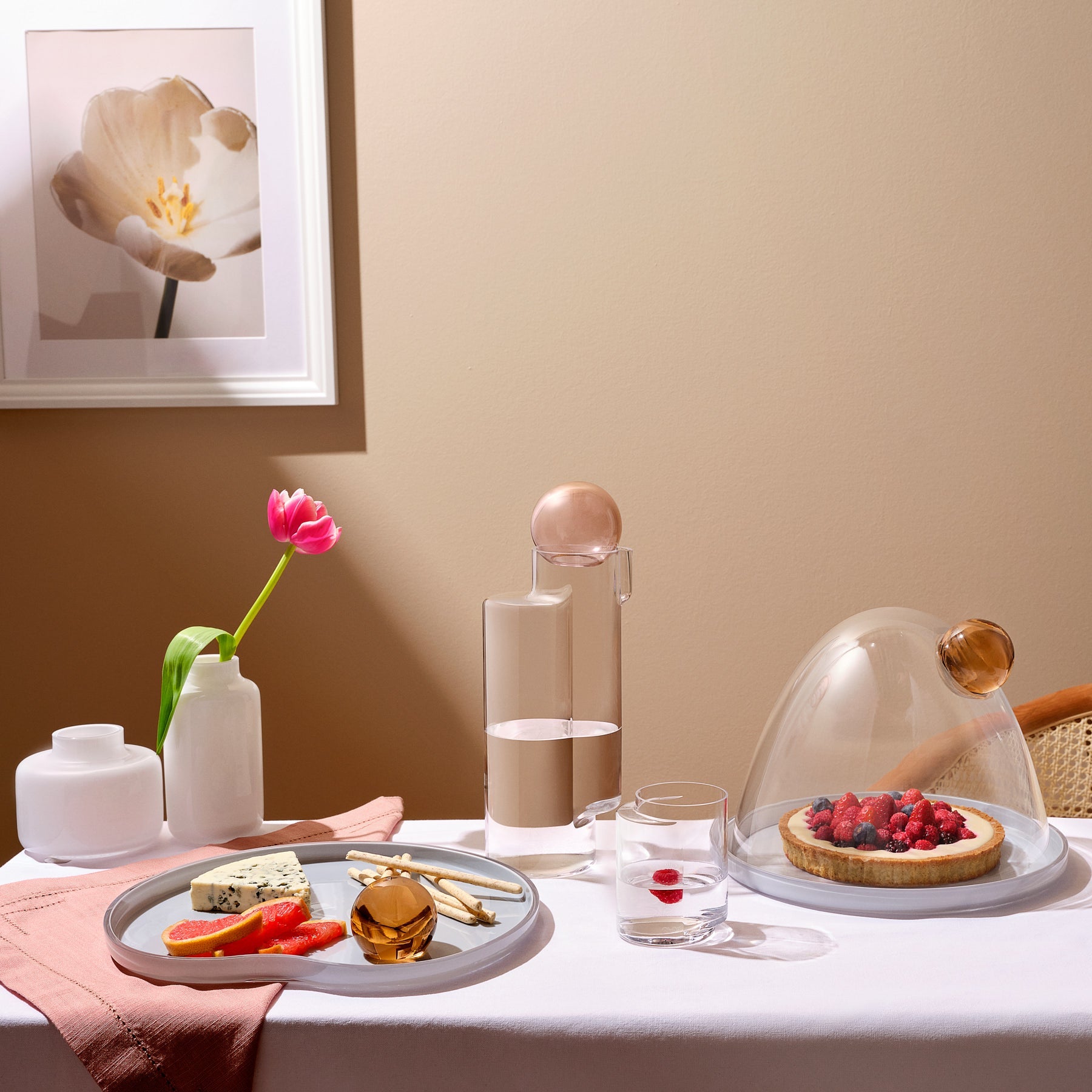 https://cdn.shopify.com/s/files/1/0265/0083/files/nude-glass-juno-carafe-view-add03.jpg?v=1725606143
