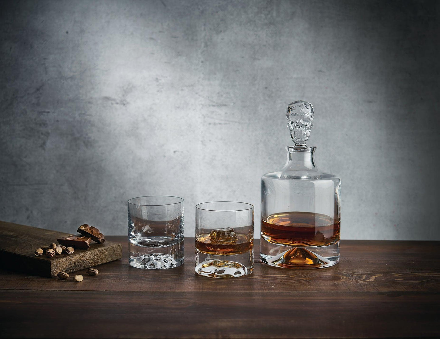 wine gift set | Whisky bottle | glass of whisky